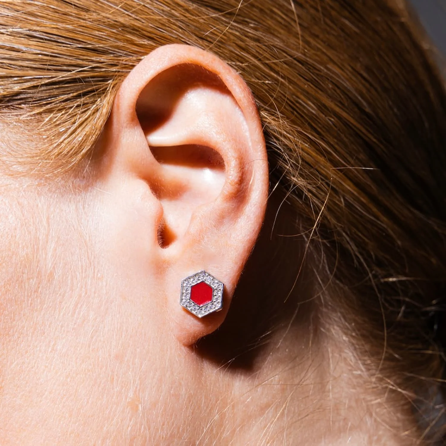 Deco Stud Earrings in Silver With Red & Pavé - Image 2