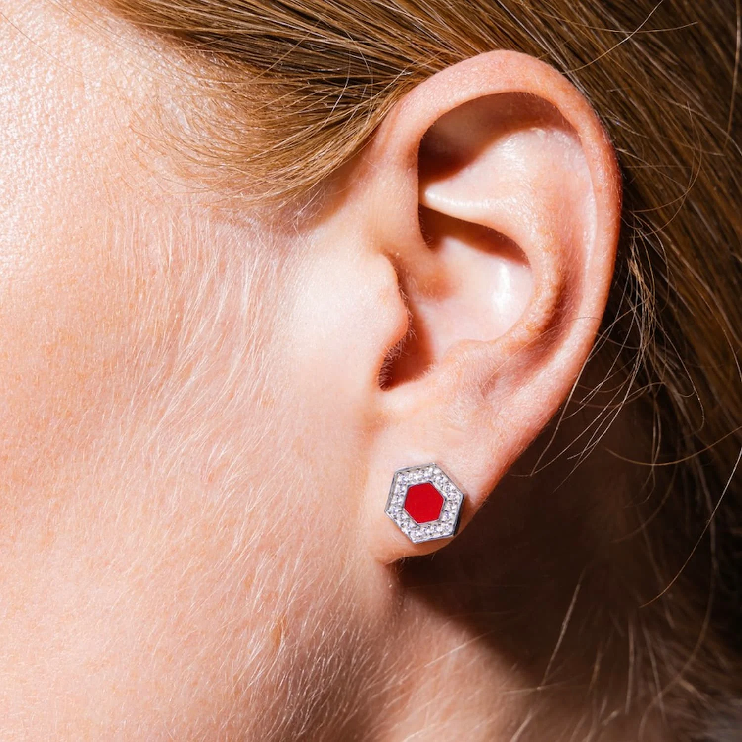 Deco Stud Earrings in Silver With Red & Pavé