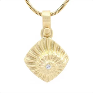 Diamond Spiral Squared Pendant 18KY