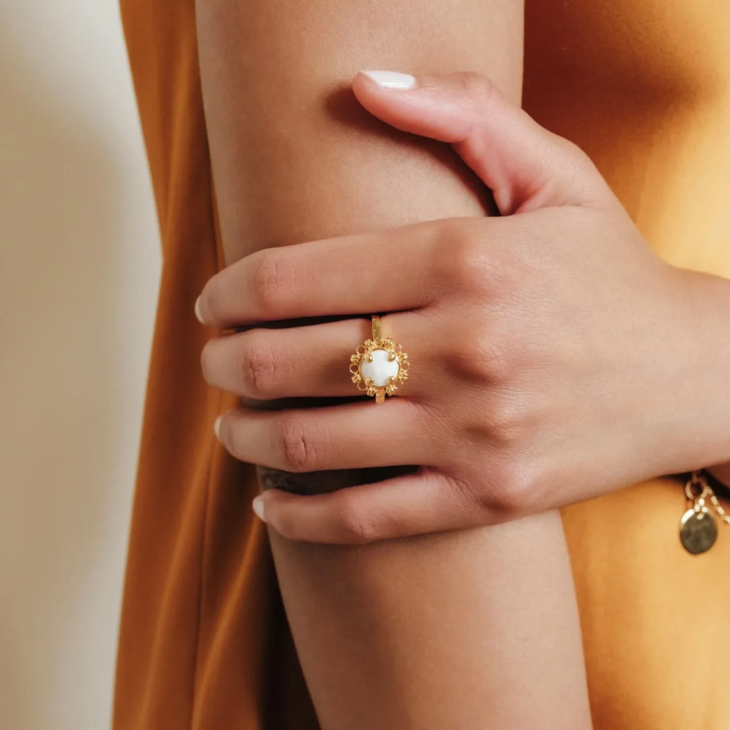 Gemma Ring in Gold with White Agate