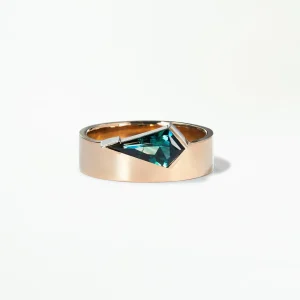 Kite Cut Sapphire Monolith Ring
