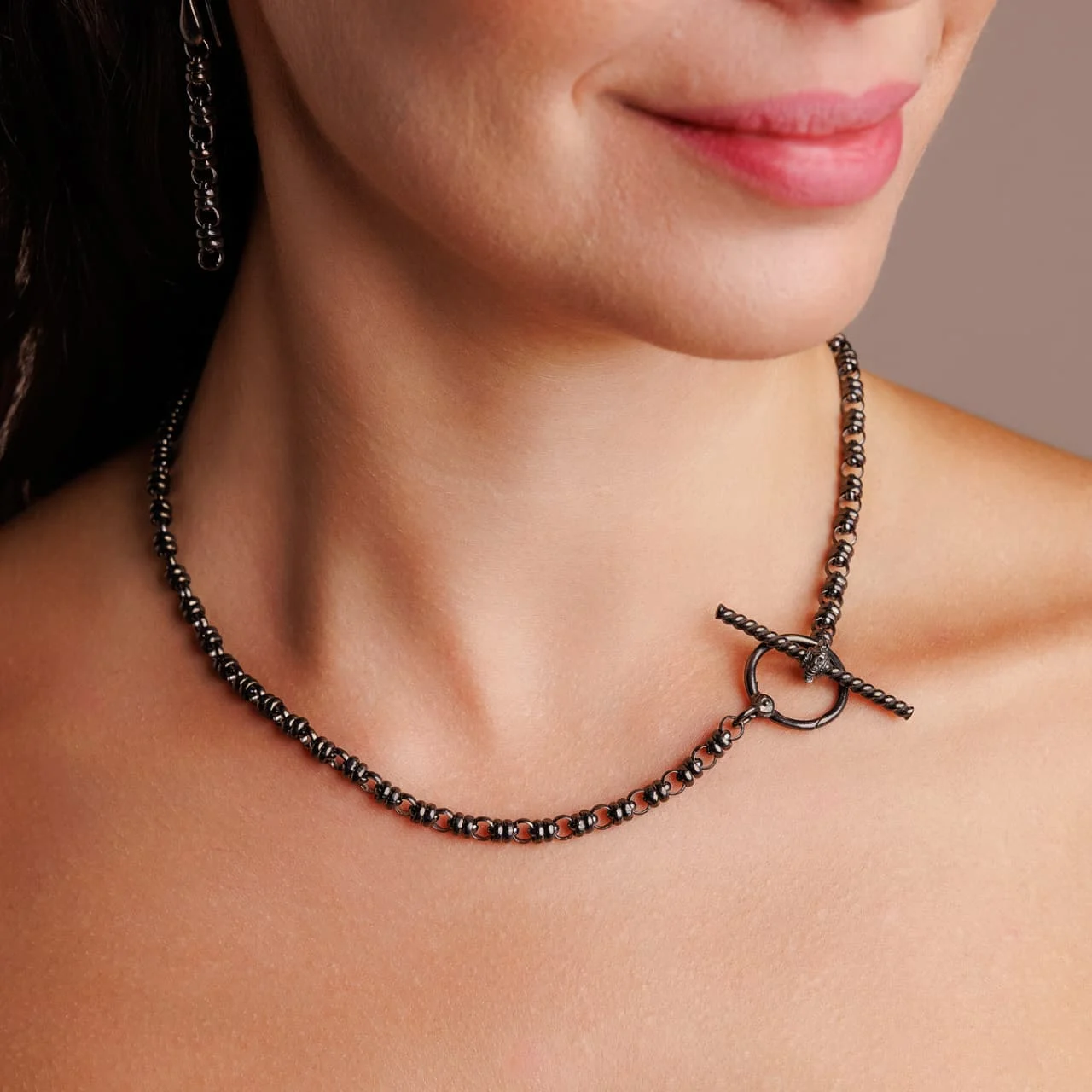 Links 5mm Toggle Necklace in Black - Image 2