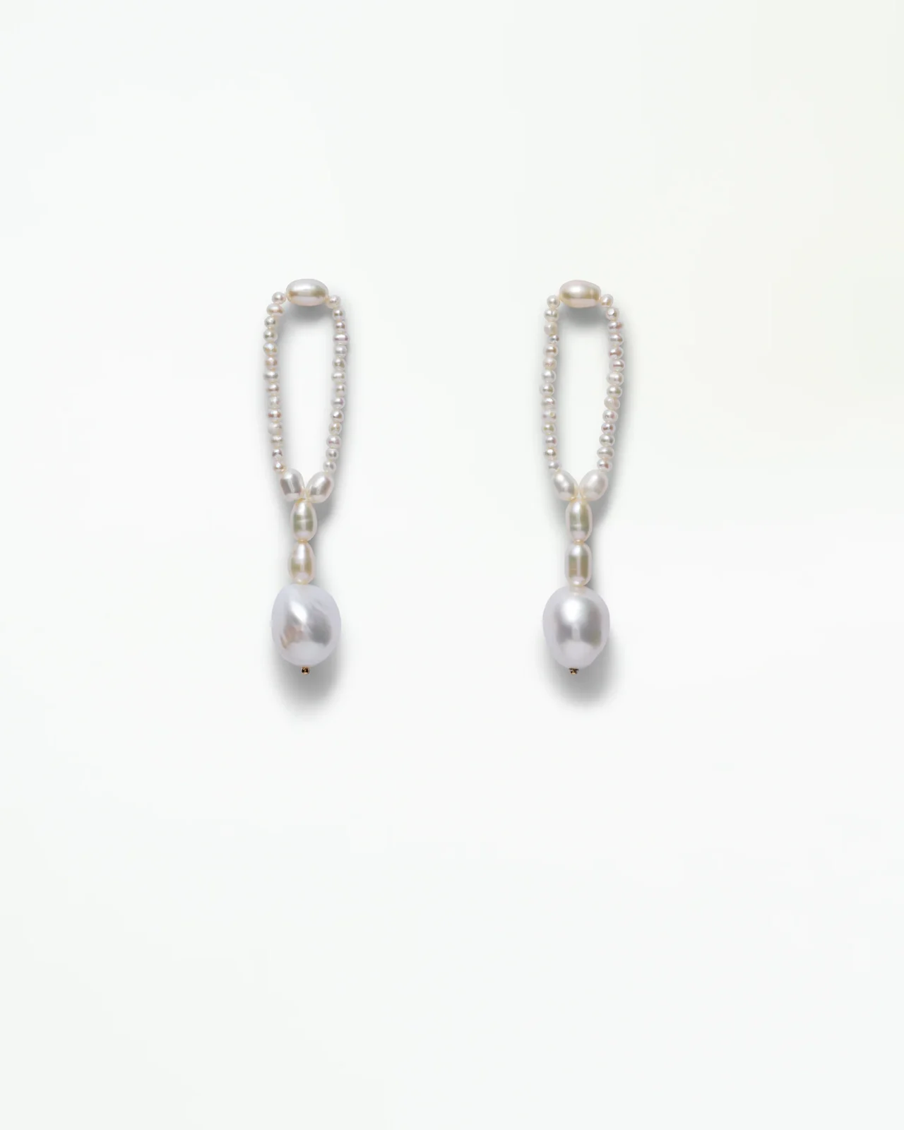 Pearl Hitch Earring