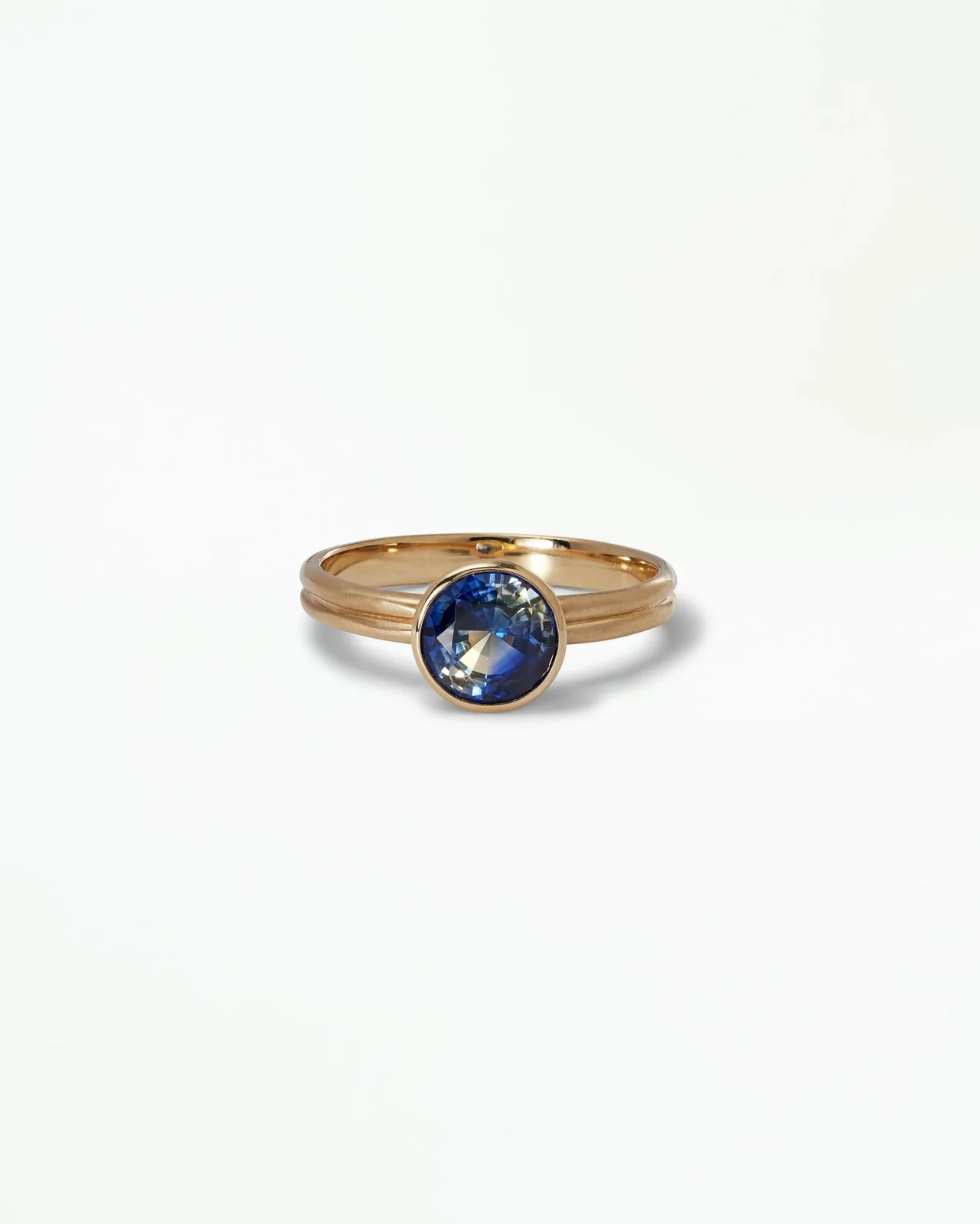 Round Cut Sapphire Ridge Ring Set No. 10