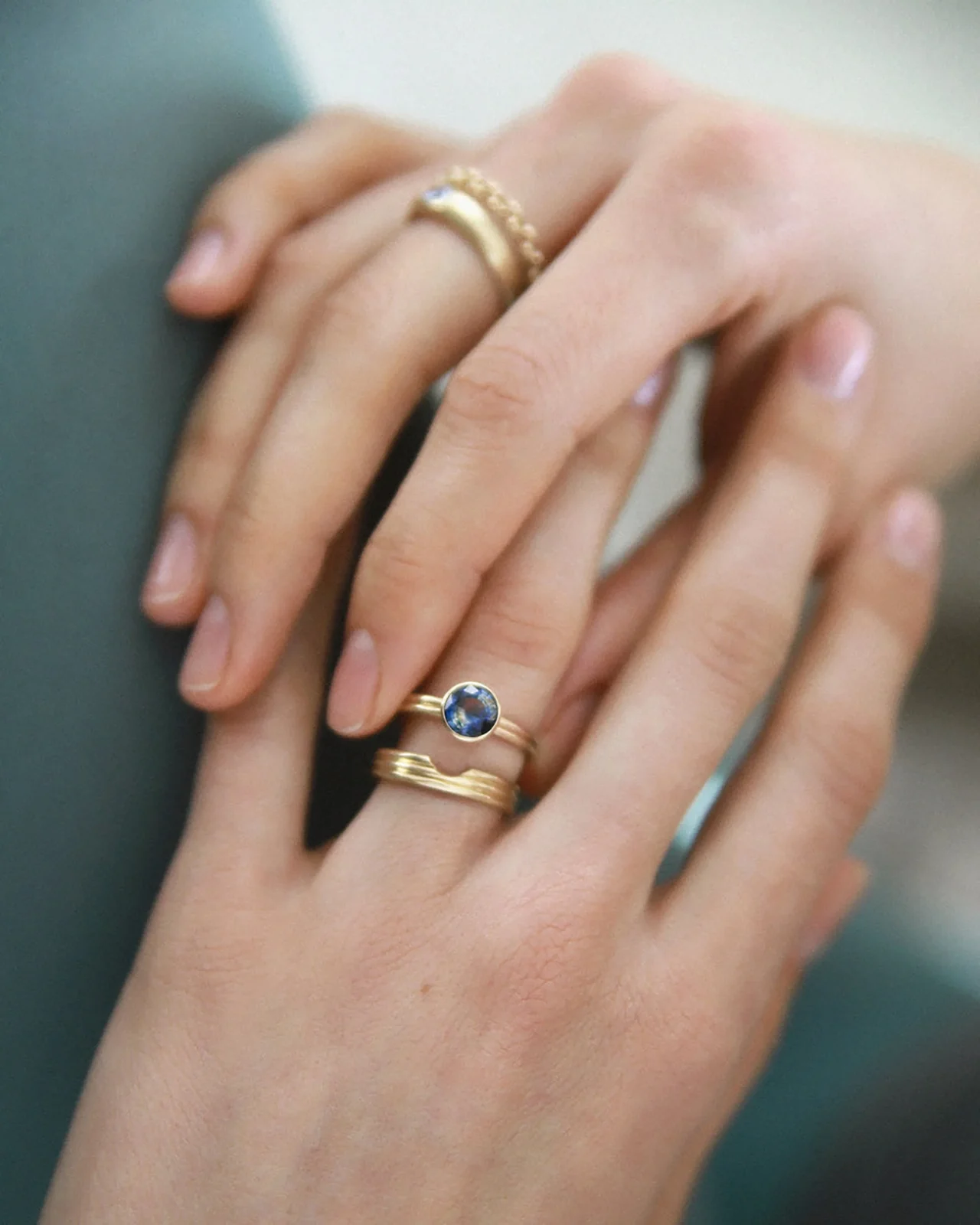 Round Cut Sapphire Ridge Ring Set No. 10 - Image 2